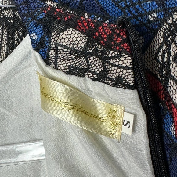 Unbranded Womens Geometric Sheath Dress Small Lace Blue Red Lined Elastic Waist - Picture 4 of 6